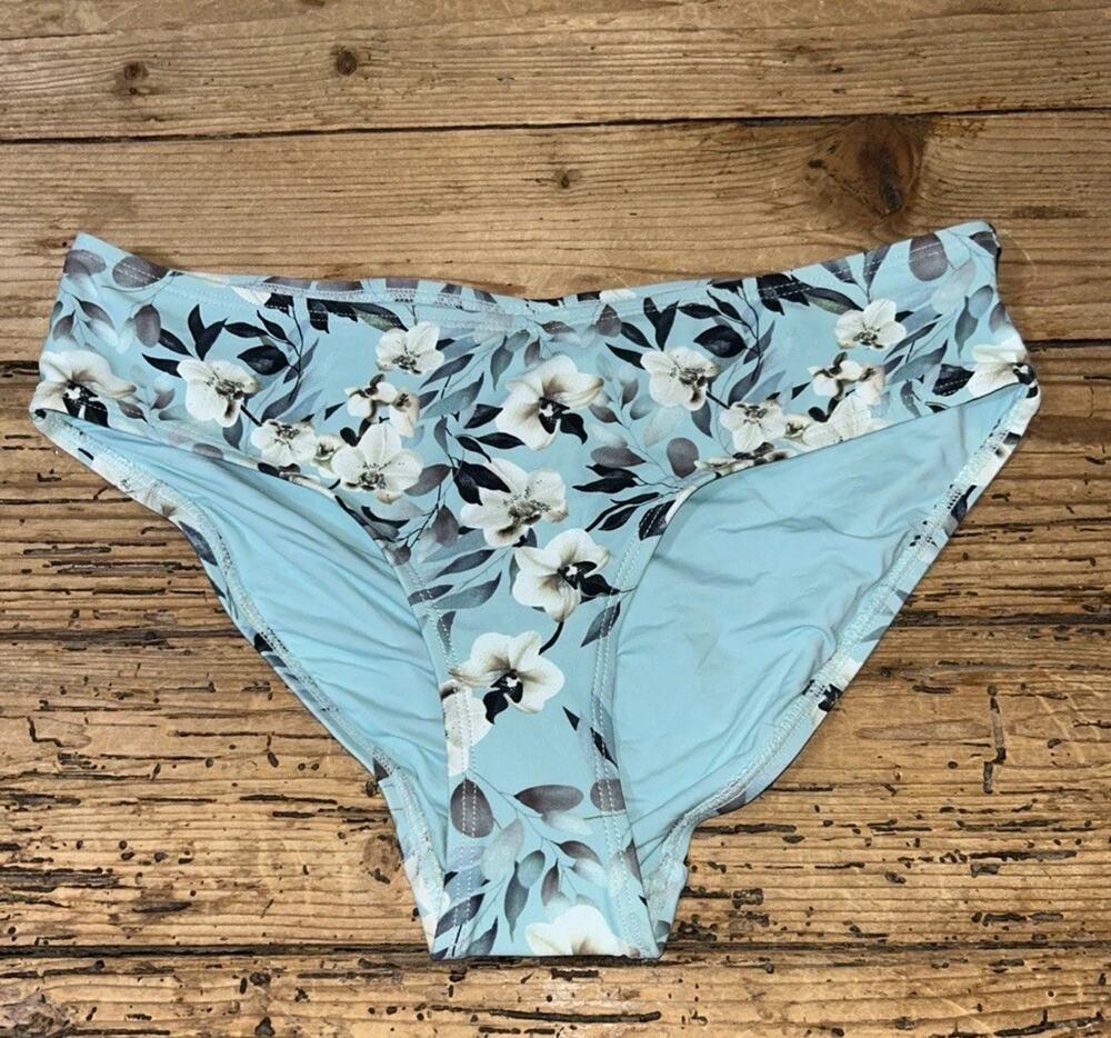 Nip Tuck Swim Women’s Size 6 Light Blue Floral Swimsuit Bottom NWOT